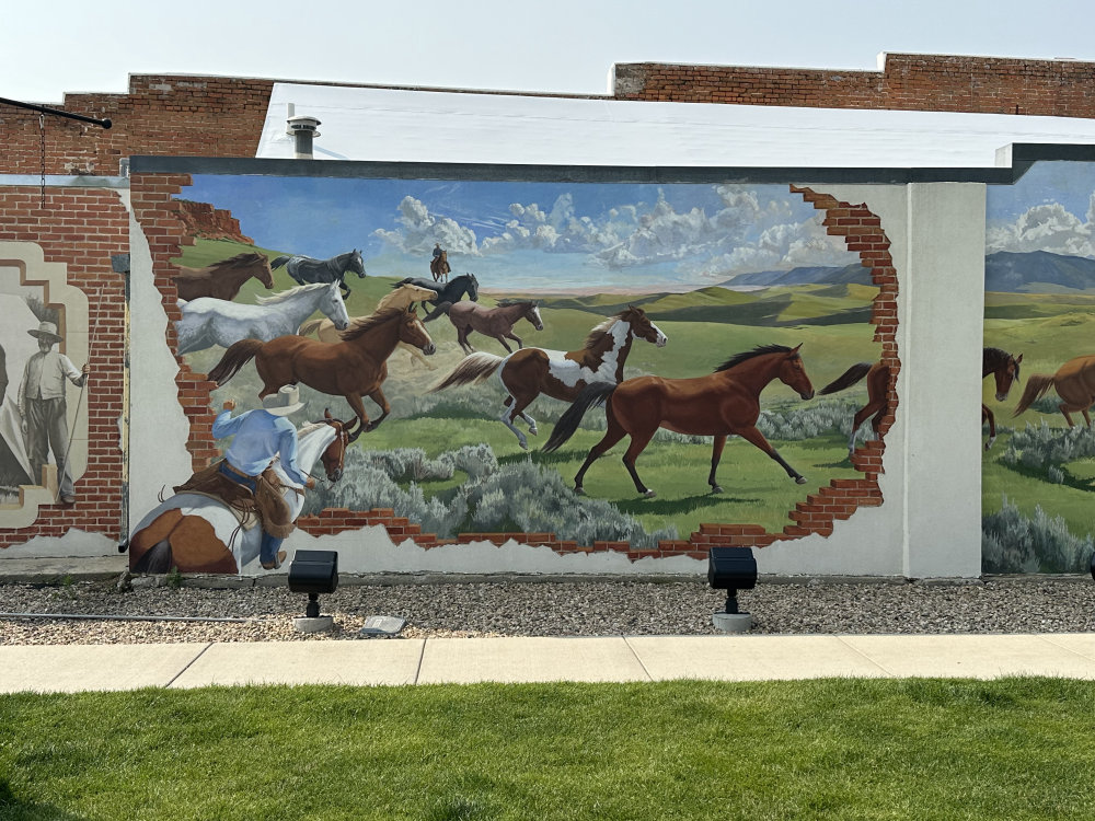 mural in Buffalo by artist unknown.