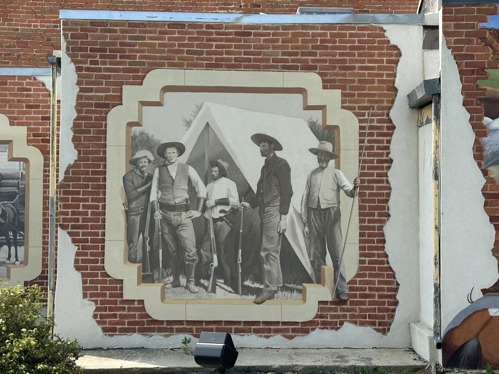 mural in Buffalo by artist unknown.