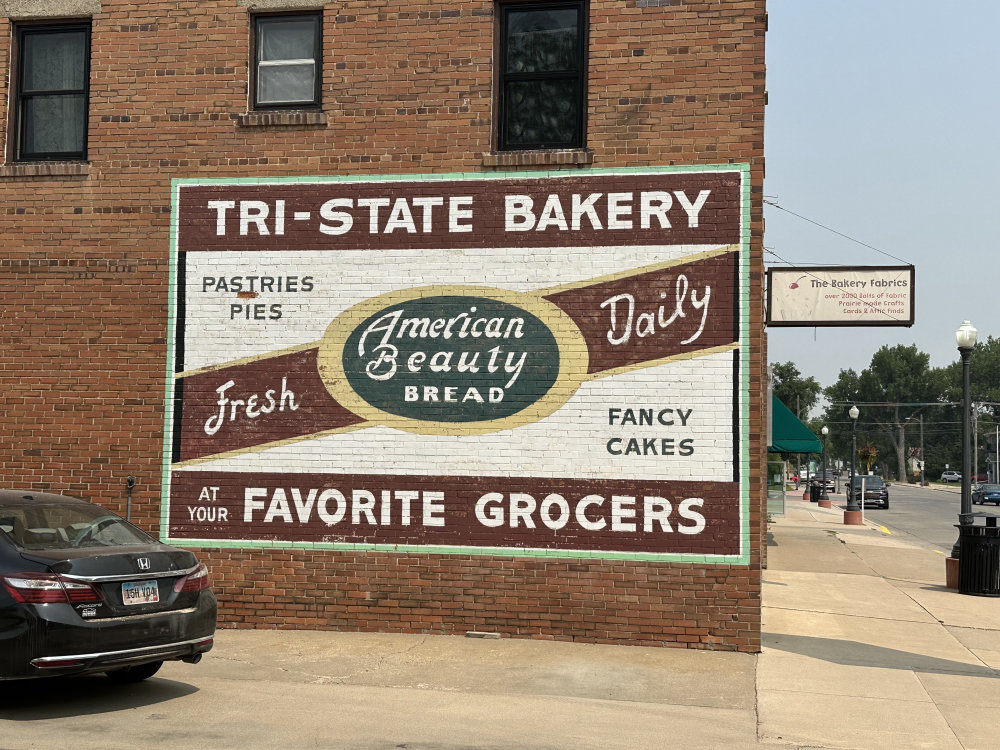 mural in Belle Fourche by artist unknown.