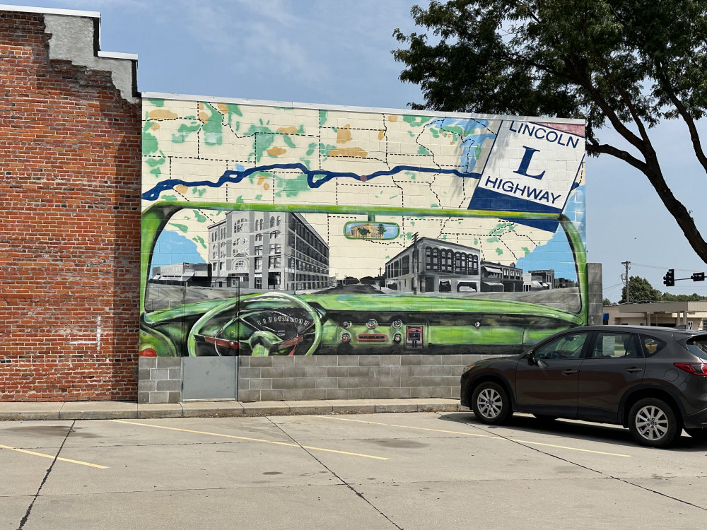 mural in Kearney by artist unknown.