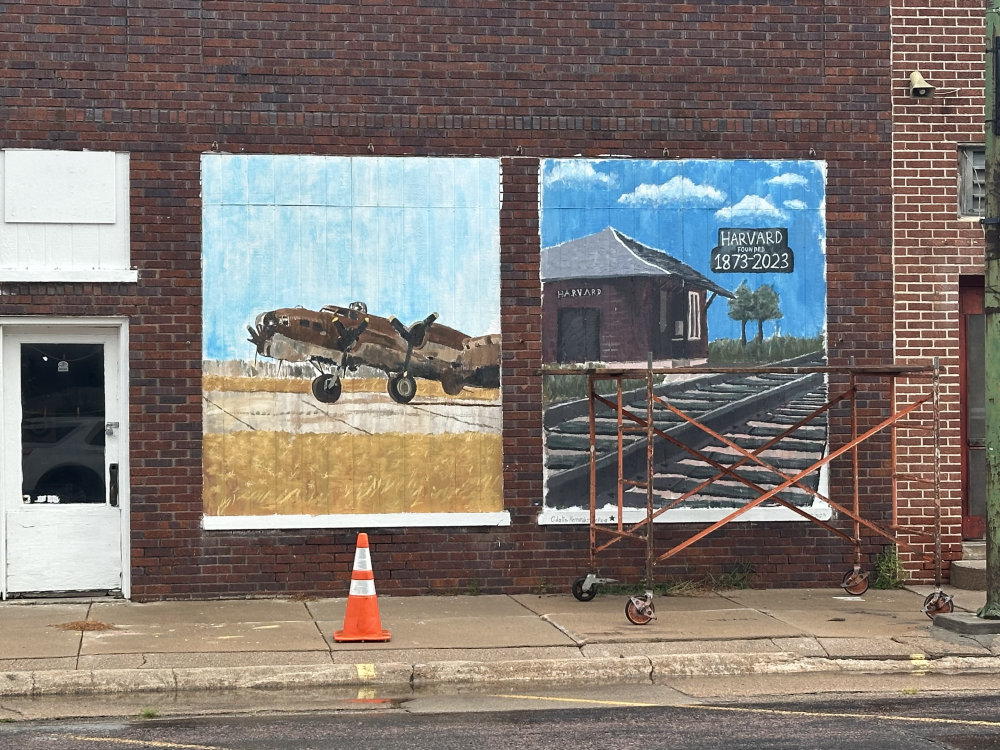 mural in Harvard by artist unknown.