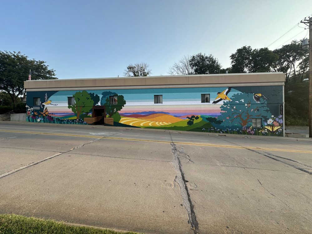 mural in Glenwood by artist unknown.