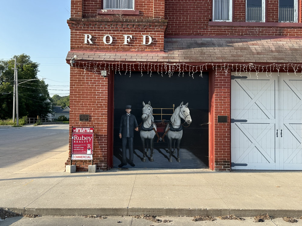 mural in Red Oak by artist unknown.