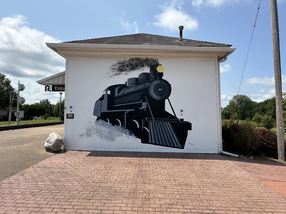 mural in Eldon by artist unknown.