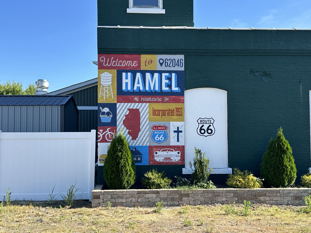 mural in Hamel by artist unknown.