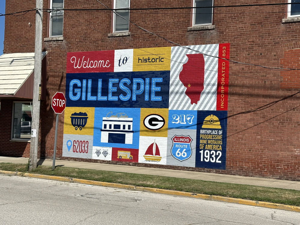 mural in Gillespie by artist unknown.