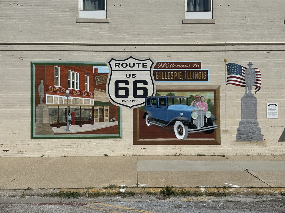 mural in Gillespie by artist unknown.