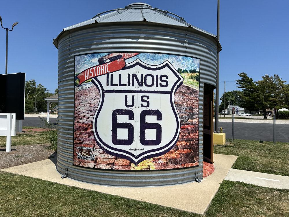 mural in Springfield by artist unknown.