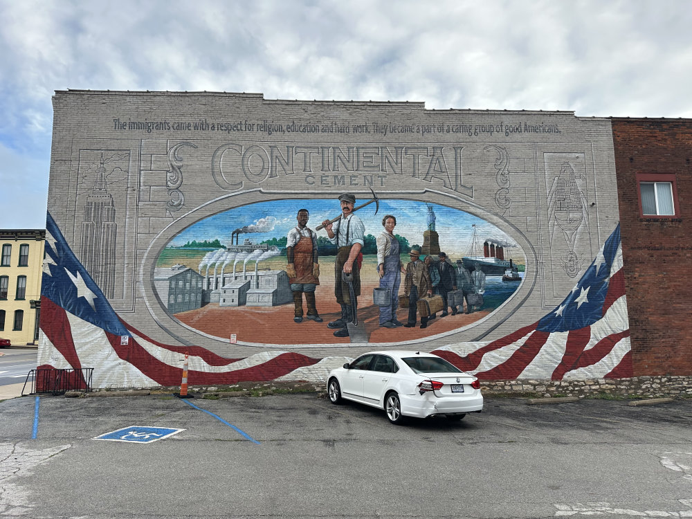 mural in Hannibal by artist unknown.