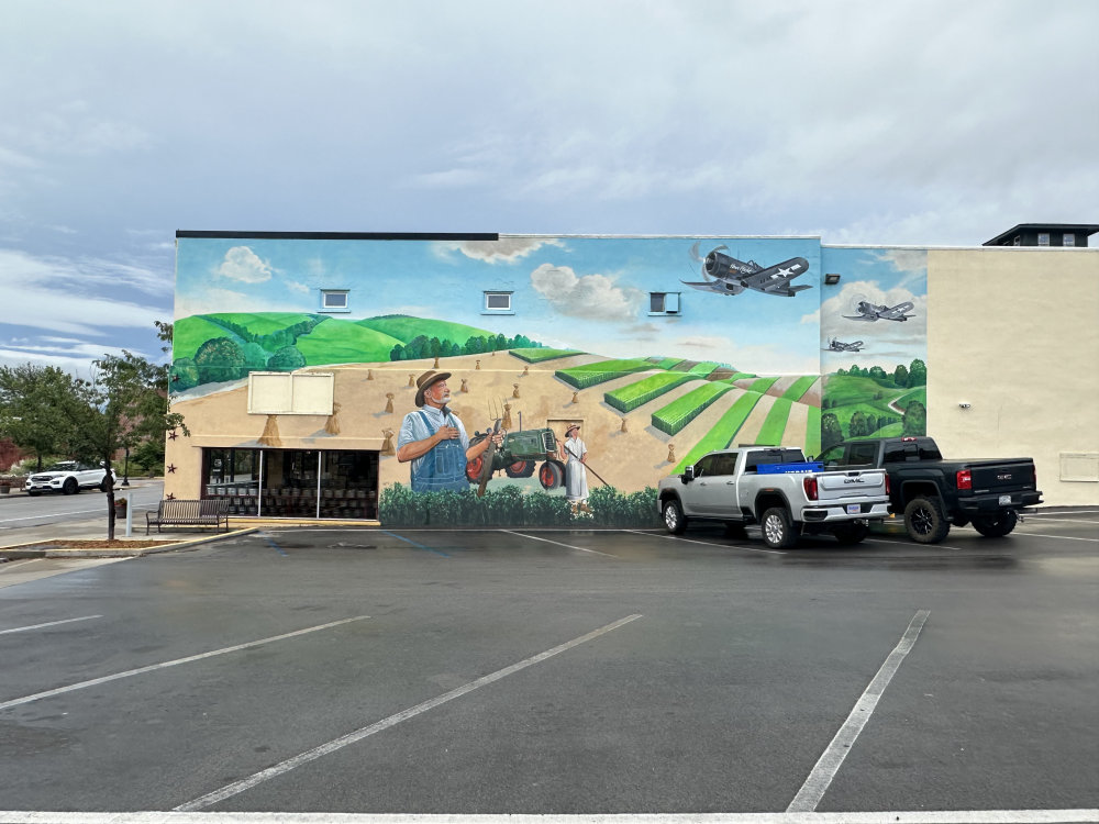 mural in Hannibal by artist unknown.