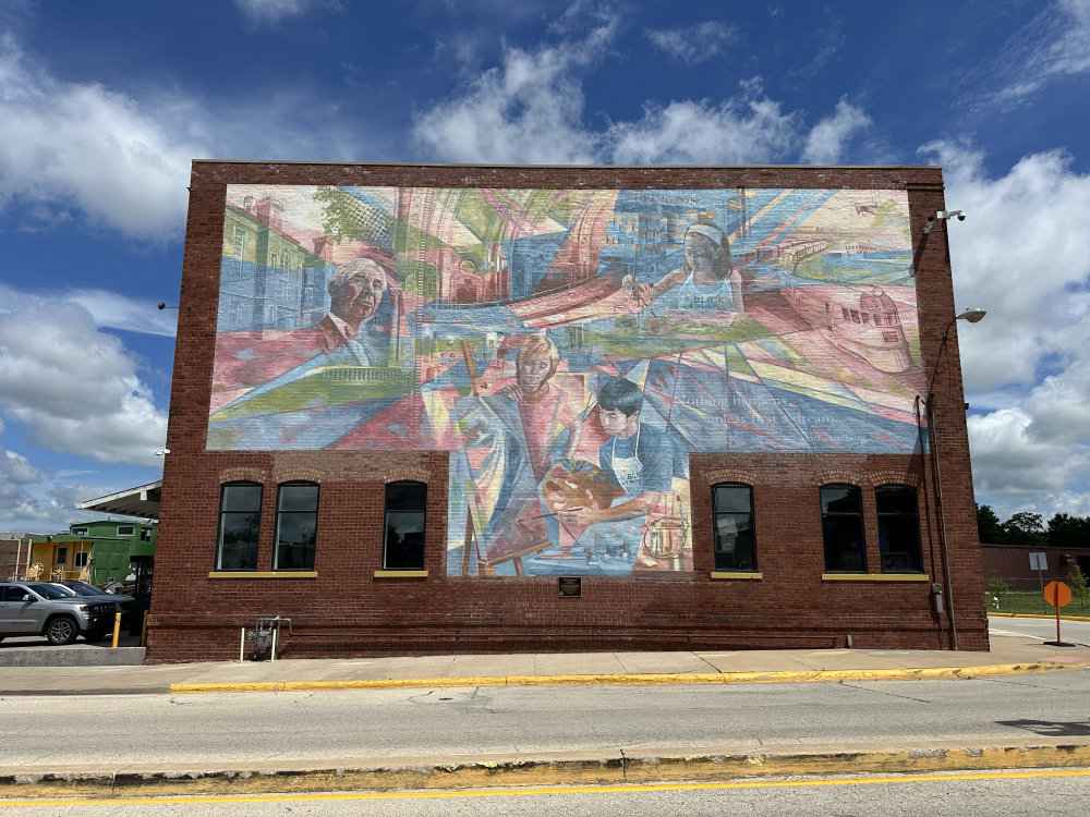 mural in Galesburg by artist unknown.