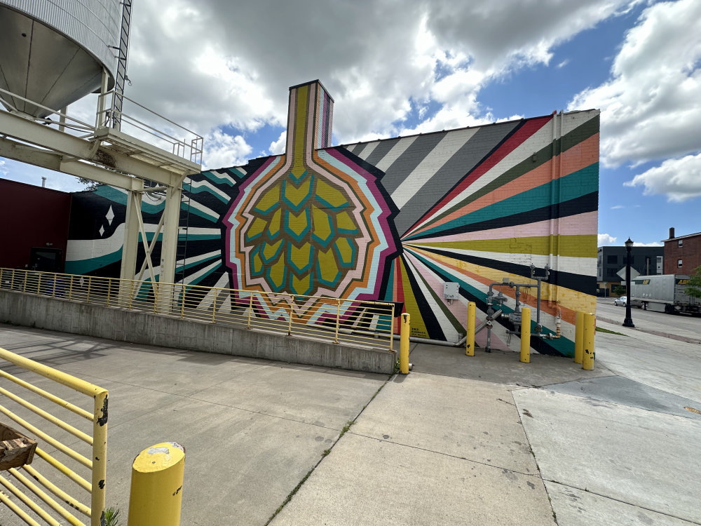 mural in Eau Claire by artist unknown.