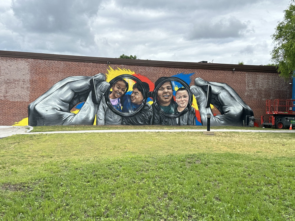 mural in Attleboro by artist unknown.