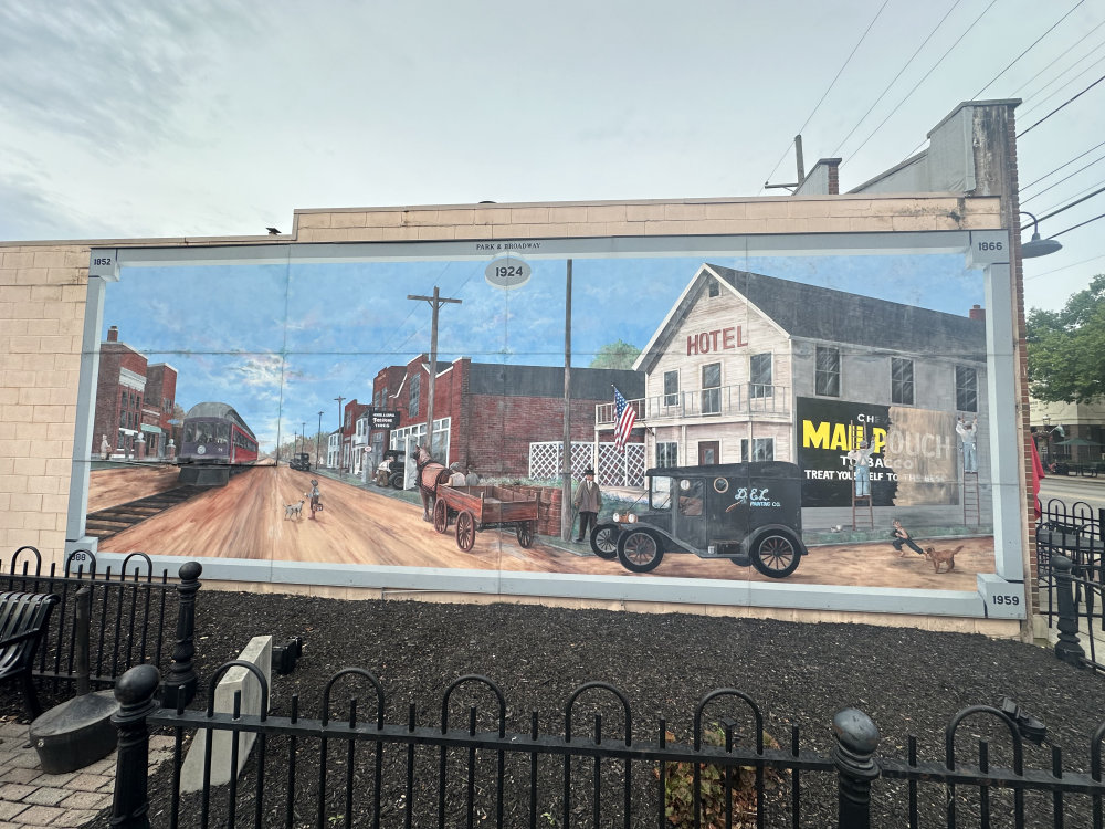 mural in Grove City by artist unknown.