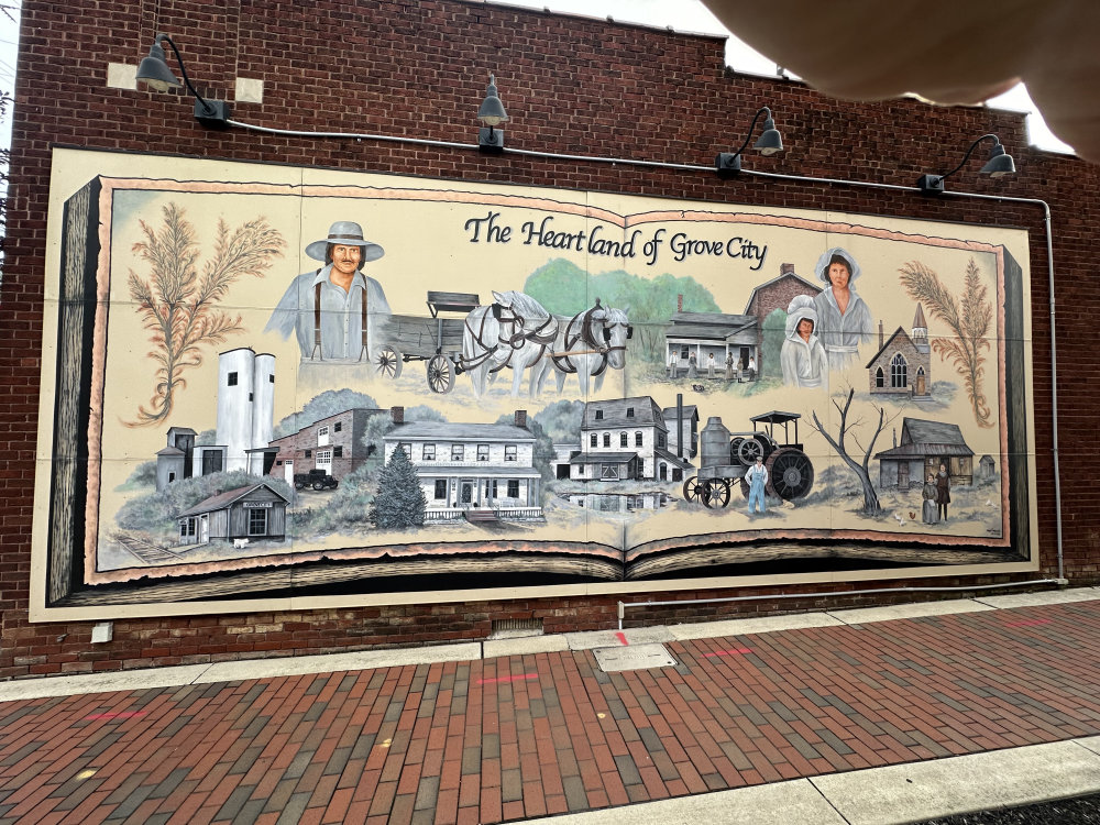 mural in Grove City by artist unknown.