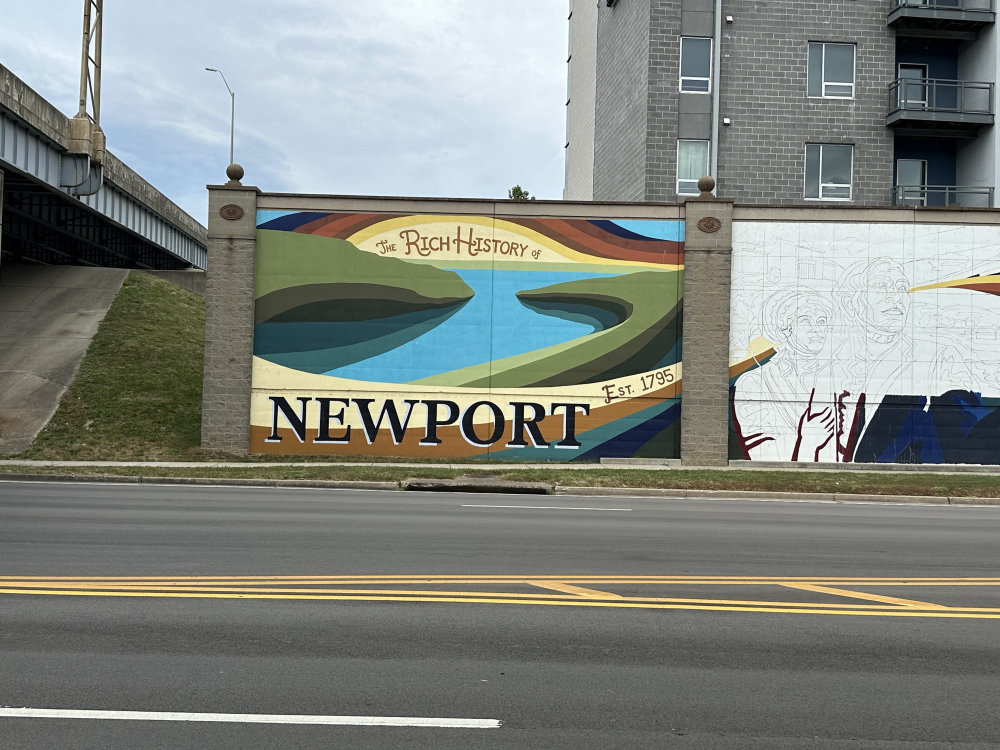 mural in Newport by artist unknown.