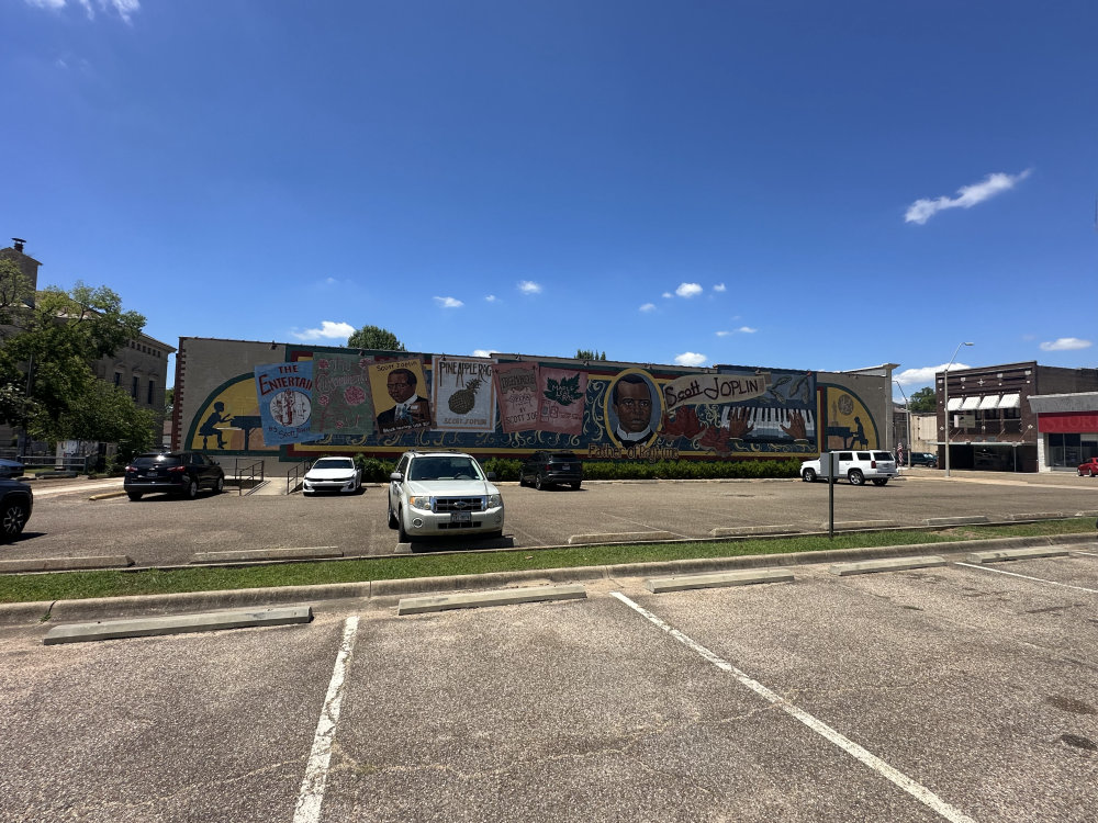 mural in Texarkana by artist unknown.