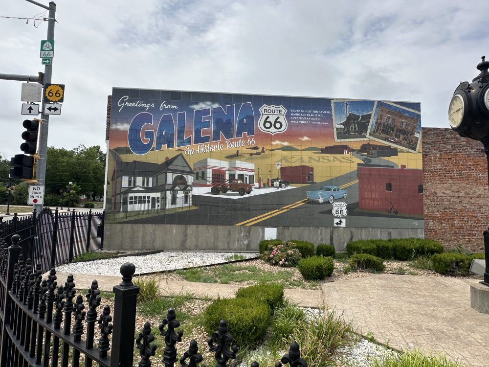 mural in Galena by artist unknown.