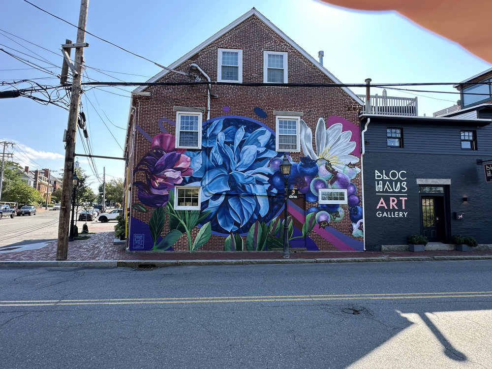 mural in Newburyport by artist unknown.