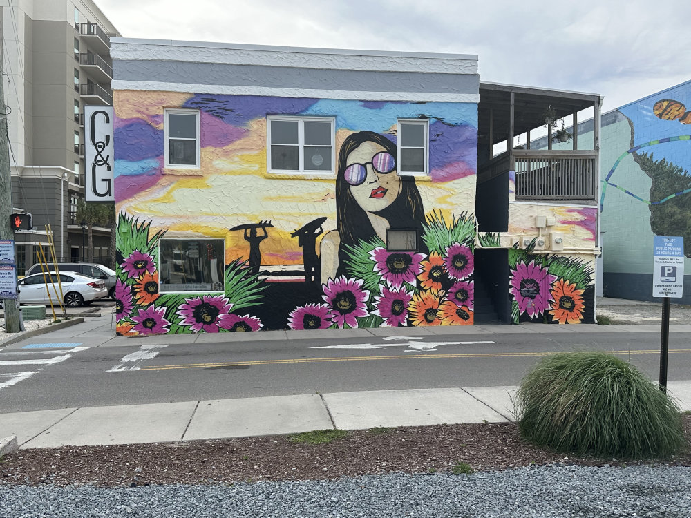 mural in Carolina Beach by artist unknown.