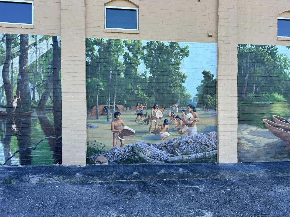 mural in Statesboro by artist unknown.