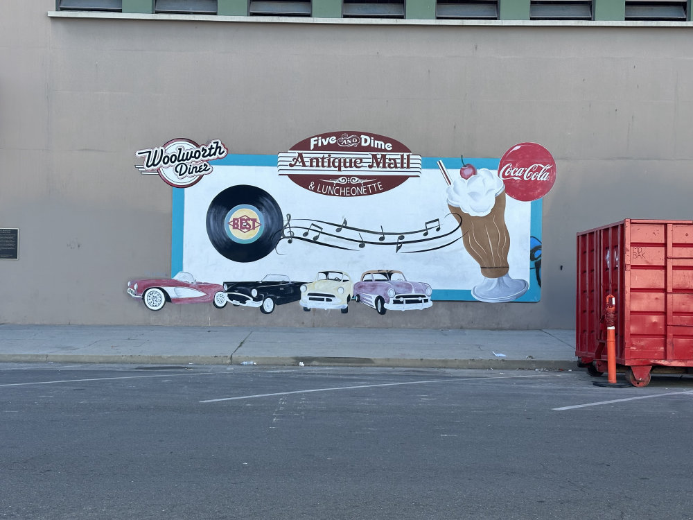 mural in Bakersfield by artist unknown.