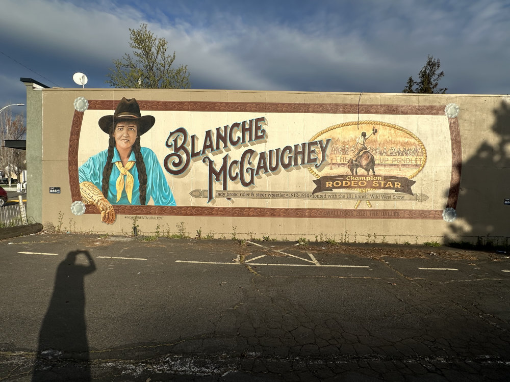 mural in The Dalles by artist unknown.