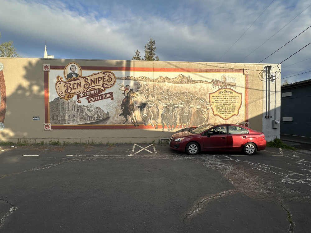 mural in The Dalles by artist unknown.