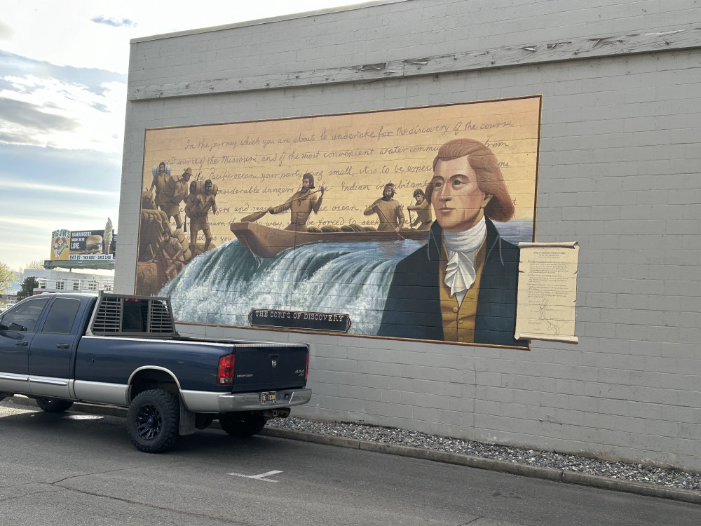 mural in The Dalles by artist unknown.