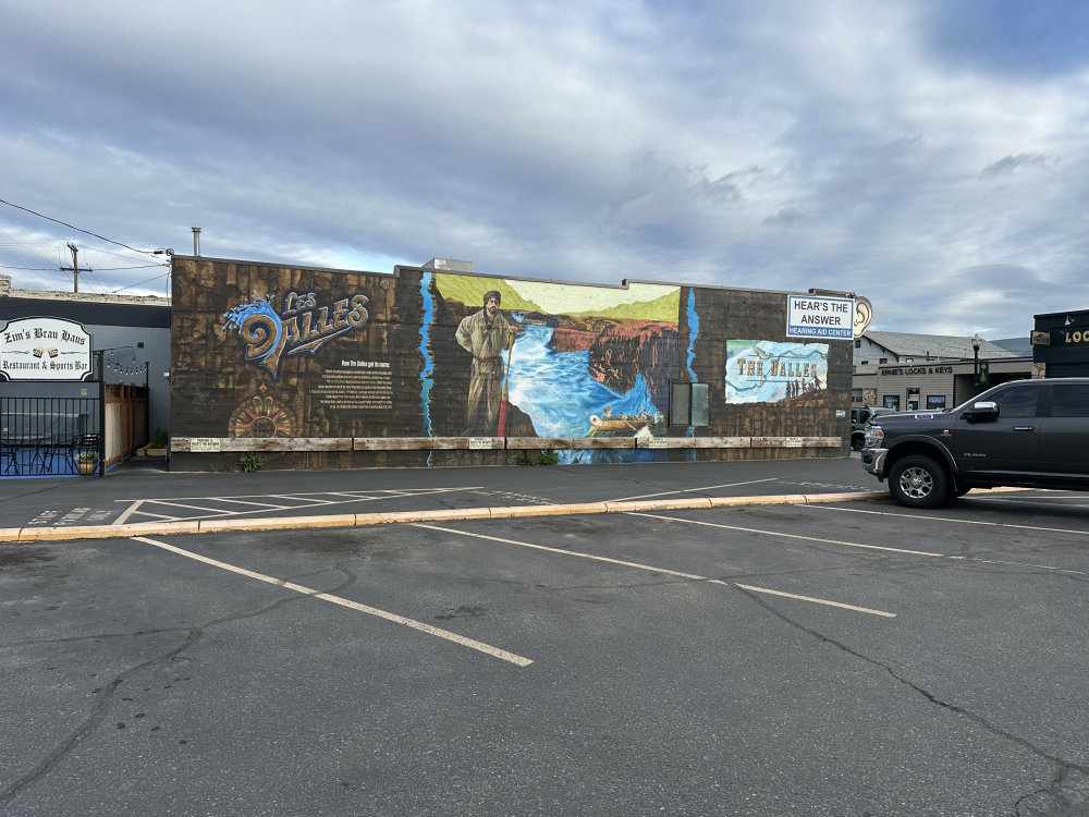 mural in The Dalles by artist unknown.