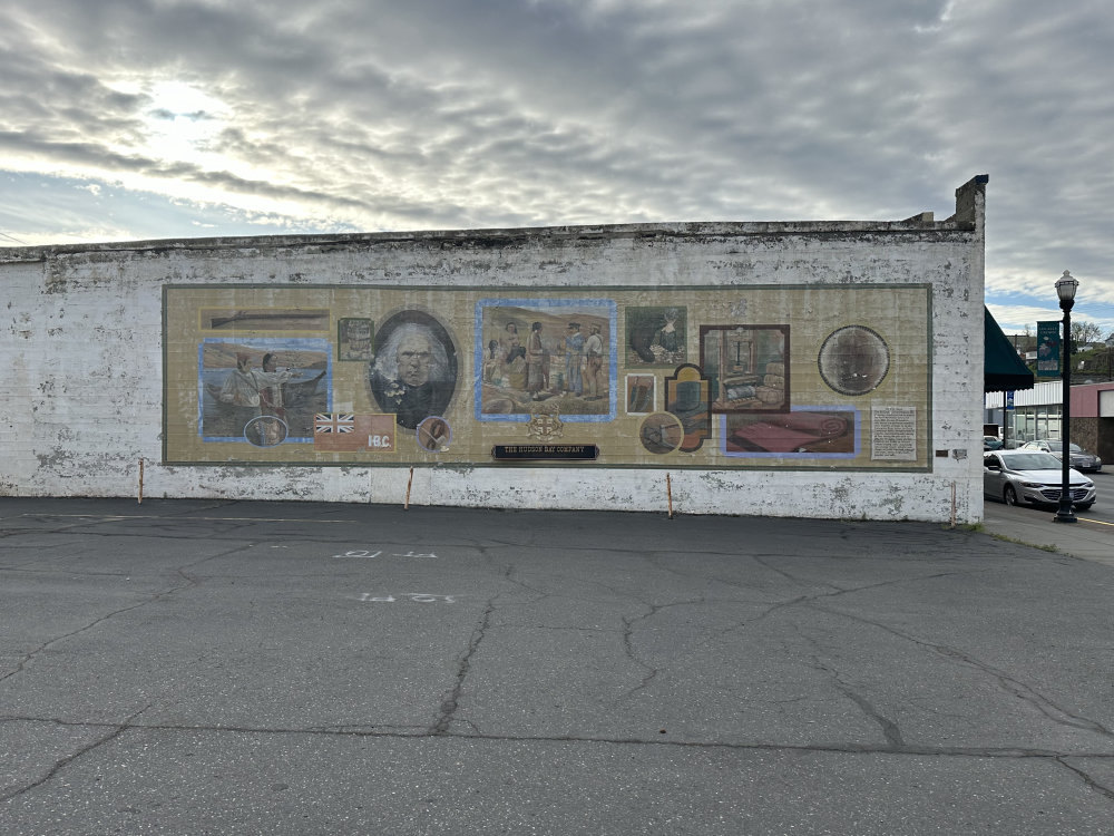 mural in The Dalles by artist unknown.