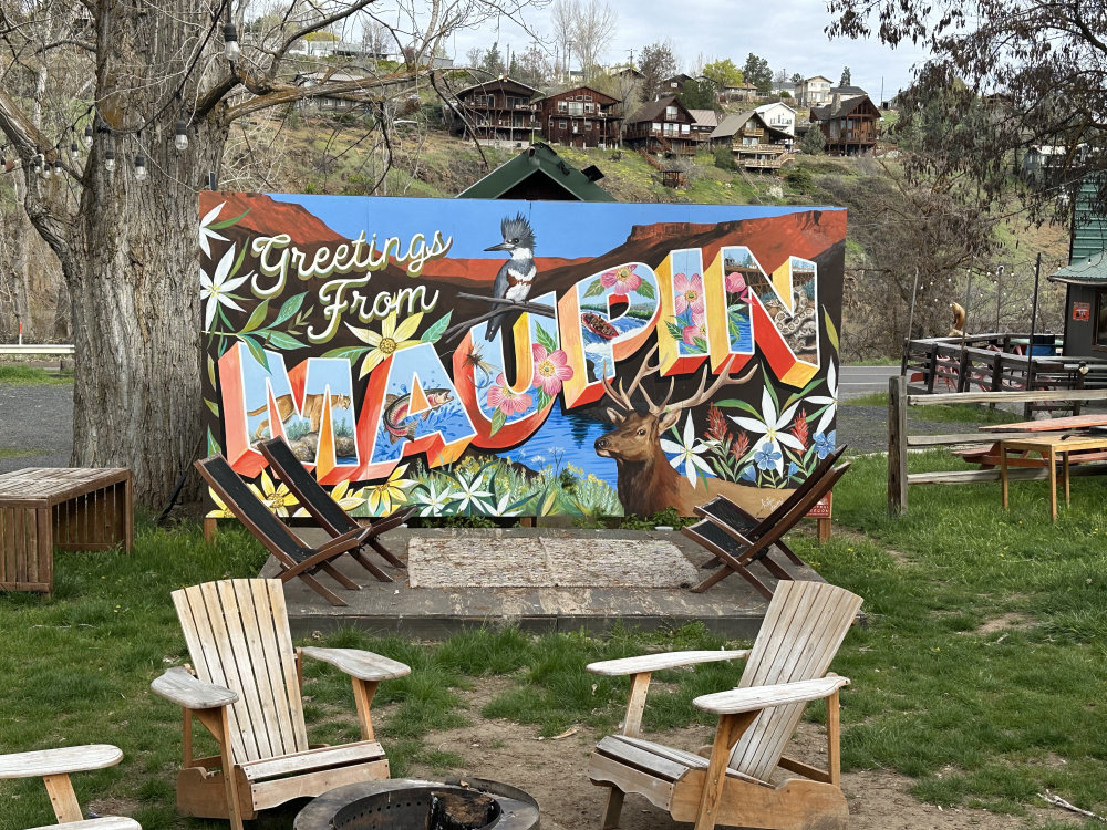 mural in Maupin by artist unknown.