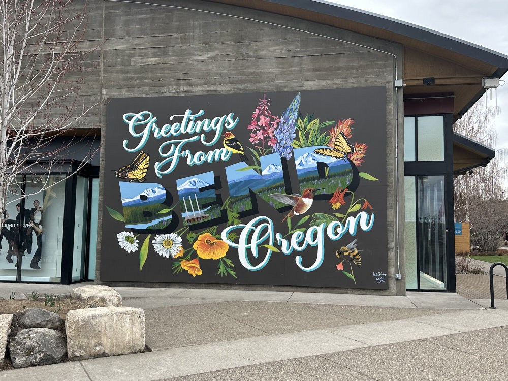 mural in Bend by artist unknown.