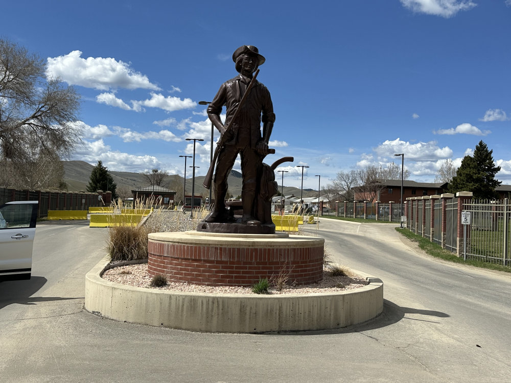 mural in Helena by artist unknown.