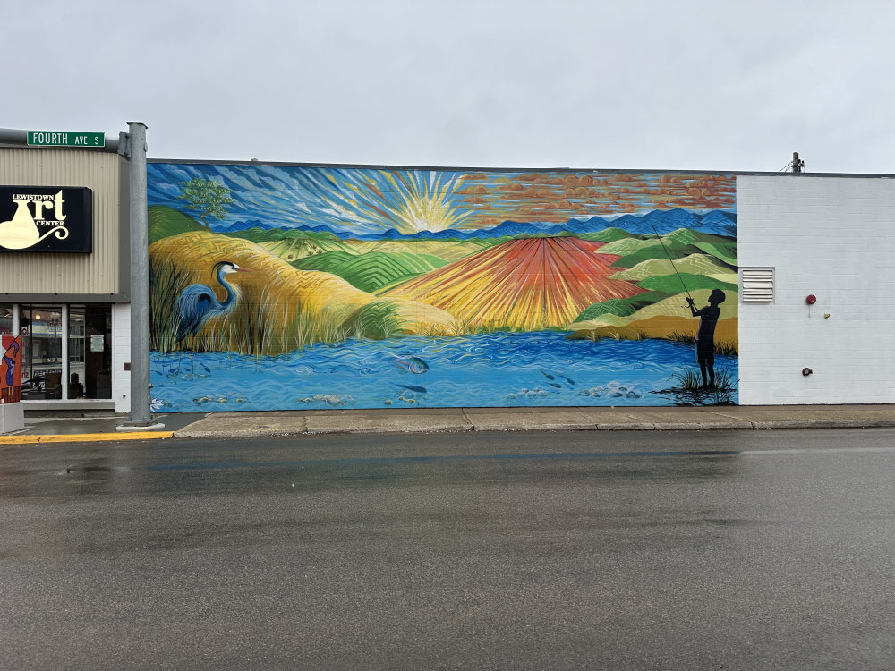 mural in Lewistown by artist unknown.