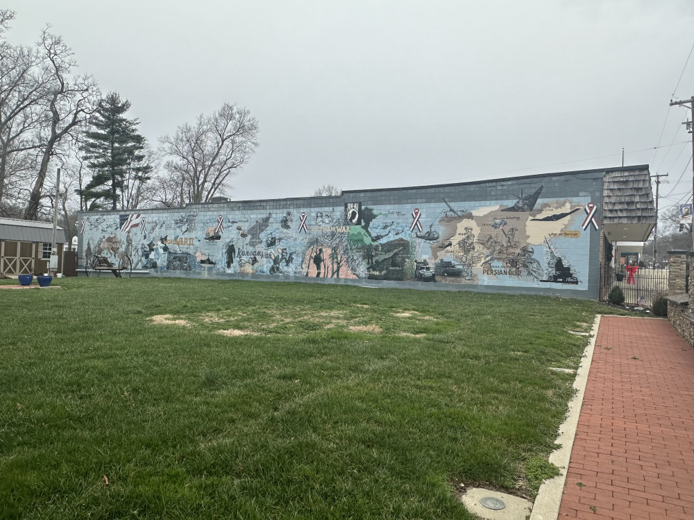 mural in Grayson by artist unknown.