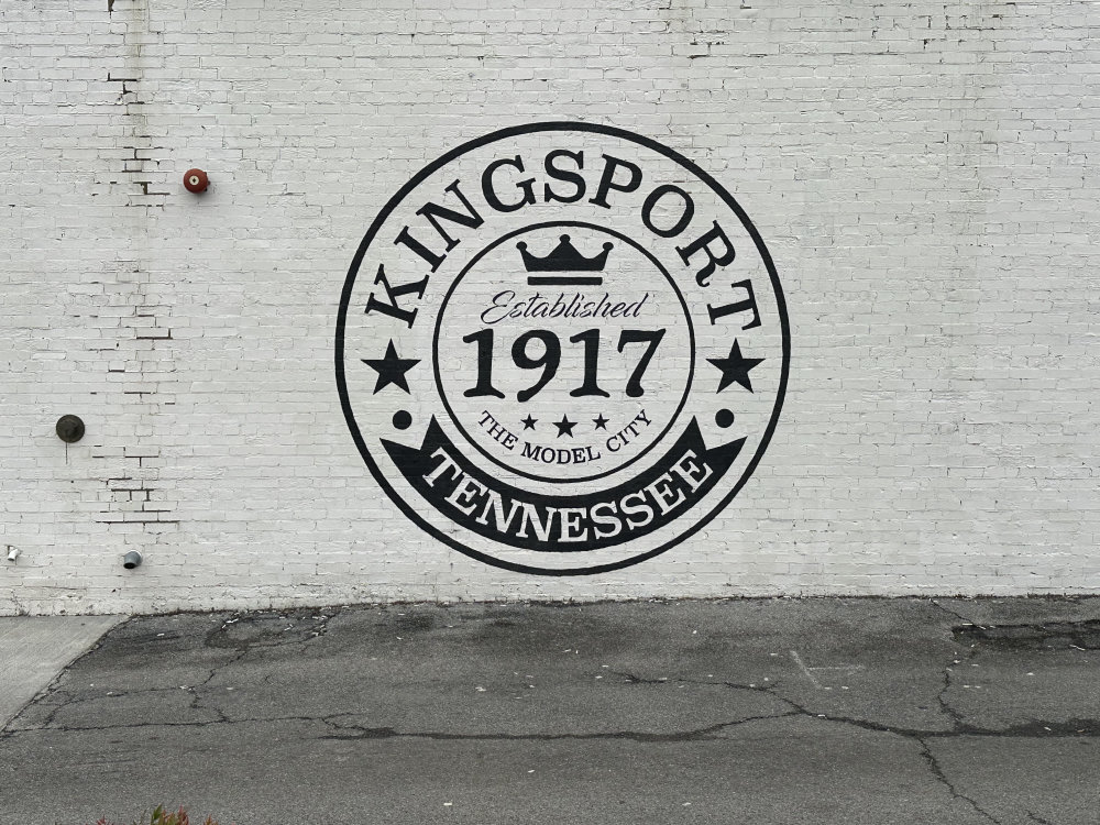 mural in Kingsport by artist unknown.