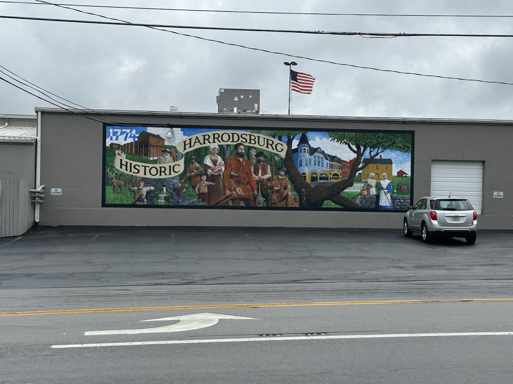 mural in Harrodsburg by artist unknown.