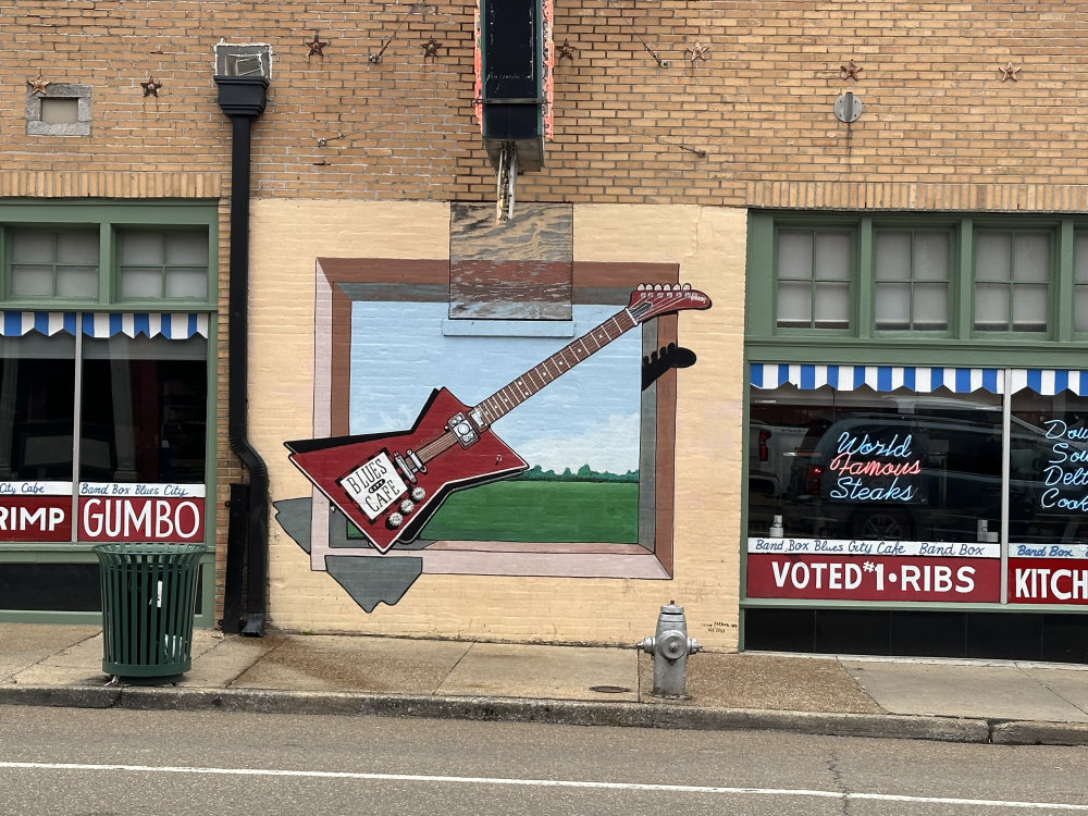 mural in Memphis by artist unknown.