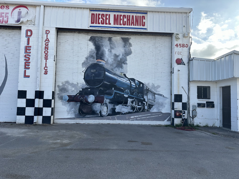 mural in El Paso by artist unknown.