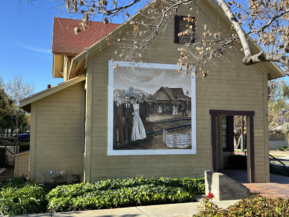 mural in Lake Elsinore by artist unknown.