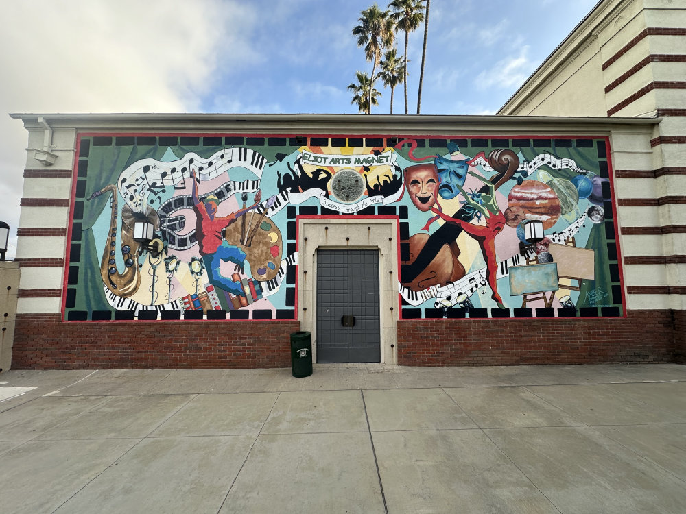 mural in Altadena by artist unknown.