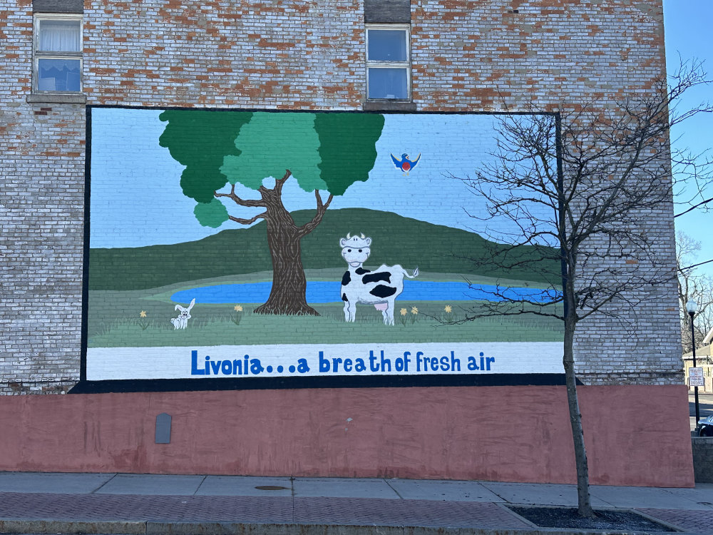 mural in Livonia by artist unknown.