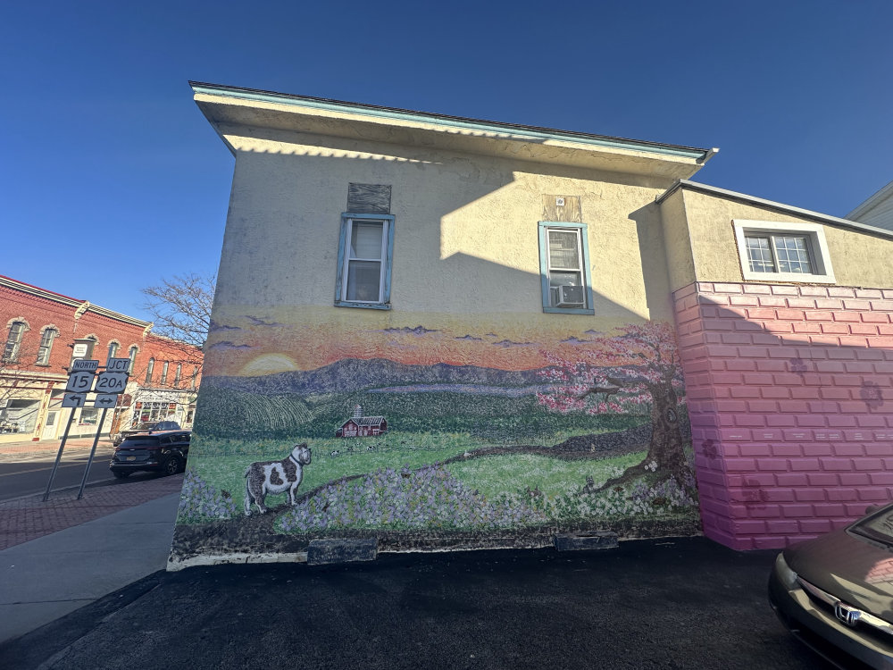 mural in Livonia by artist unknown.