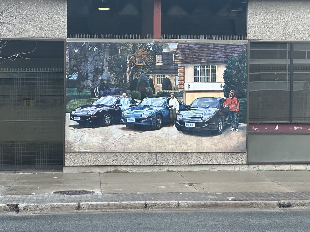 mural in Oshawa by artist unknown.