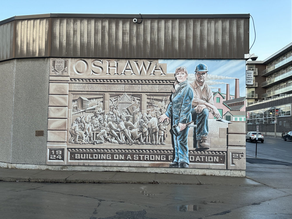 mural in Oshawa by artist unknown.