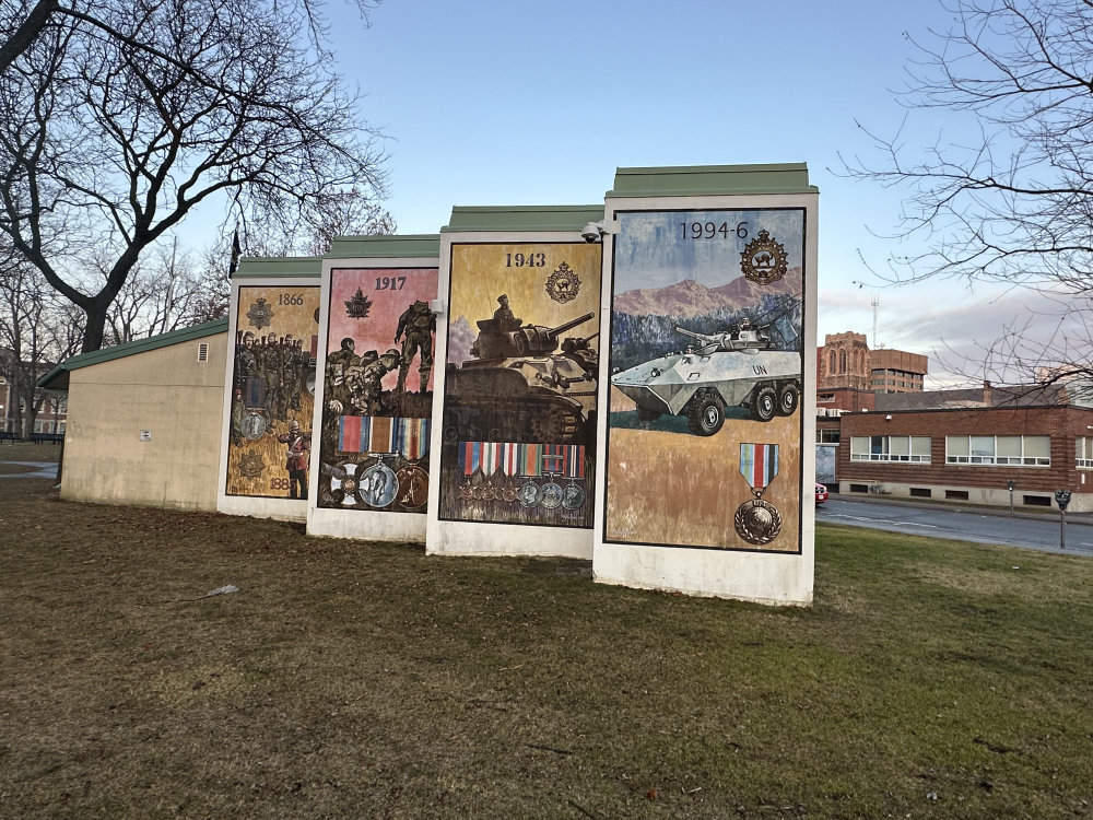 mural in Oshawa by artist unknown.