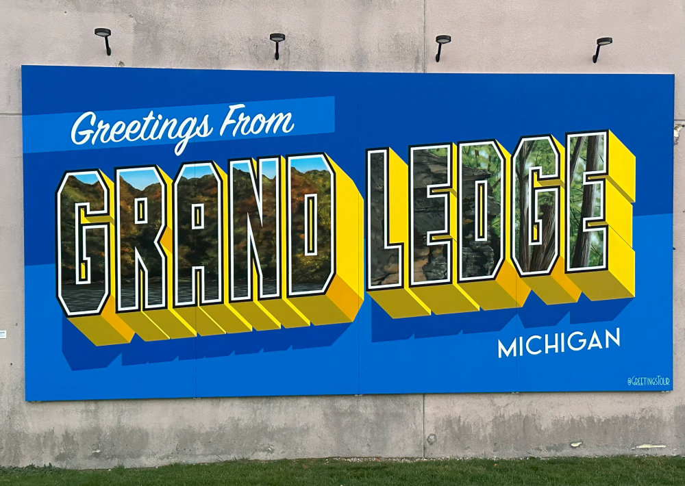 mural in Grand Ledge by artist unknown.