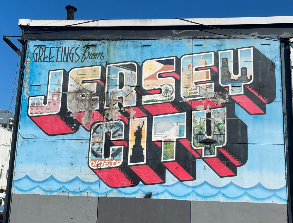 mural in Jersey City by artist unknown.