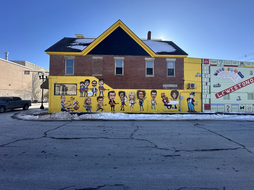 mural in Lewiston by artist unknown.